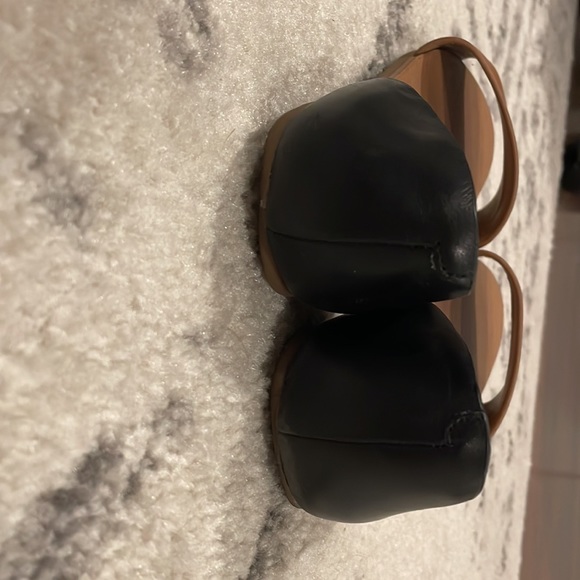 Steve Madden 2 Toned Sandals - Picture 6 of 9